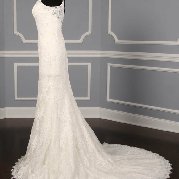 Stunning, ethereal PRONOVIAS OSERA Chantilly lace wedding dress - size 8 US - Picture 6 of 9